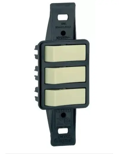Imagem do produto Pial Plus Legrand Módulo Interruptor Triplo 2 Simples + 1 Paralelo 10A Silentoque