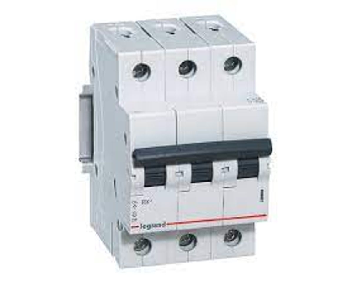 Imagem do produto Pial Legrand Disjuntor Tripolar 40A