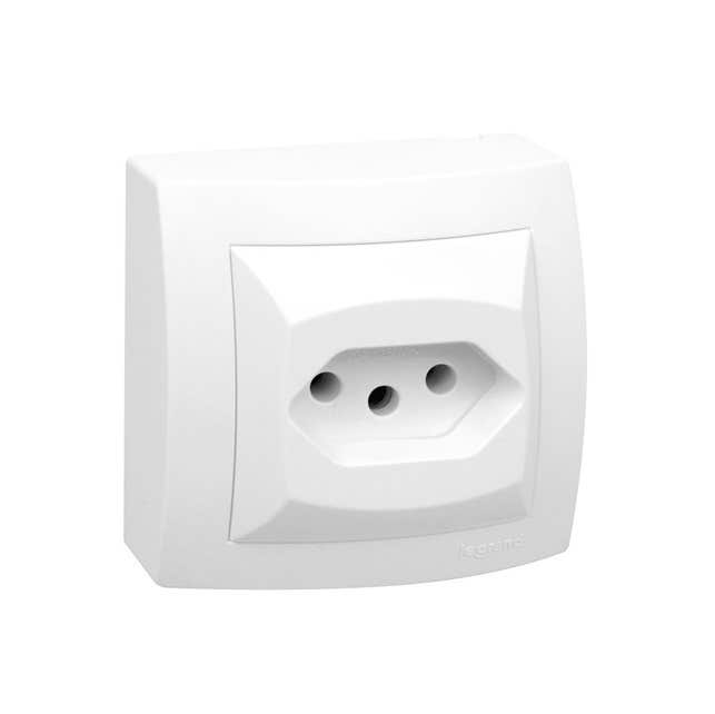 Imagem do produto Pial Legrand Tomada de Sobrepor 2P+T 10A Sistema X Branco