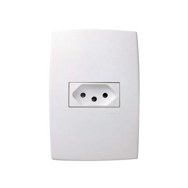 Imagem do produto Pial Plus Conjunto Montado 4x2 com 1 Tomada 2P+T 10A Branca