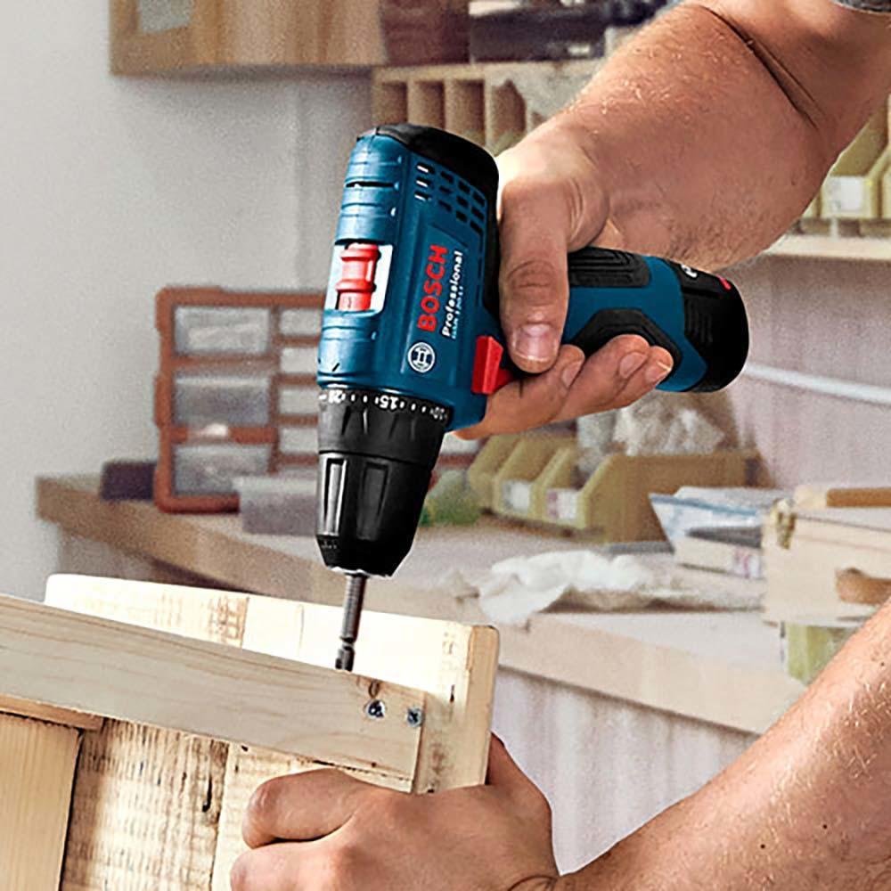 Imagem do produto Bosch Parafusadeira/Furadeira a Bateria GSR 120-LI 220V com Maleta